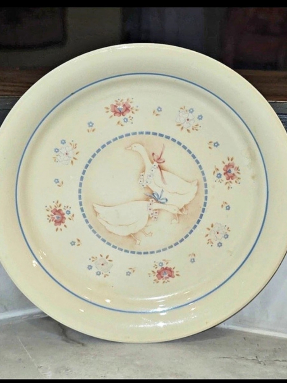 Crown Floral Swan Dinner Plate in Cream & Blue - Picture 1 of 3